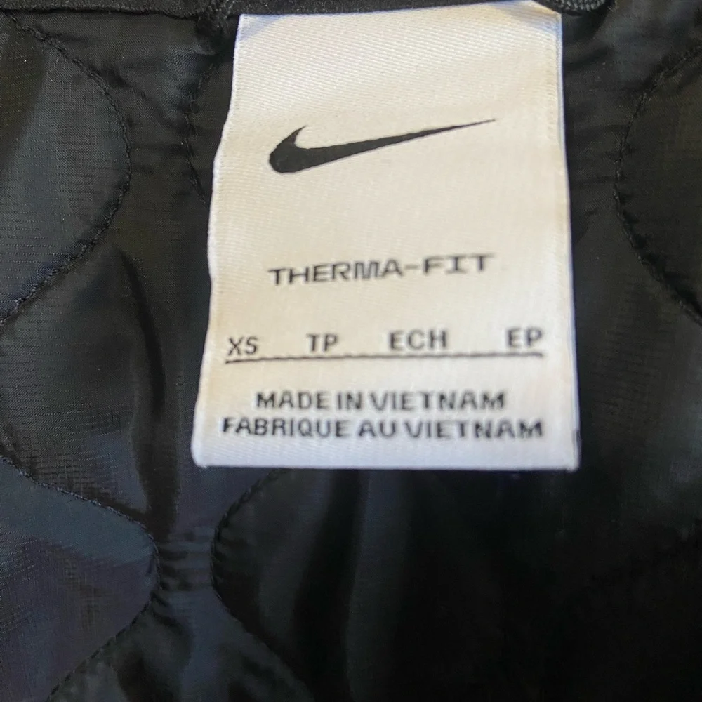 Nike Black Quilted Therma-fit Nike Running vest size xs